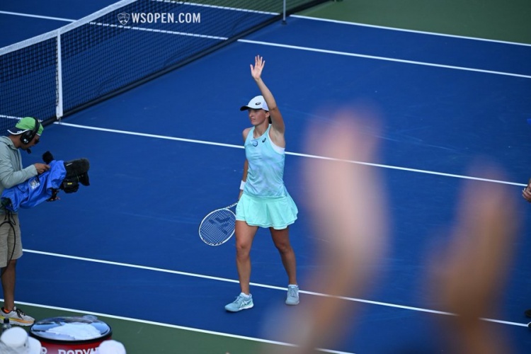 他希望通过 他希望通过